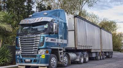 1279379 - 2012 Freightliner Argosy NEAR NEW DD15 60,000KMS