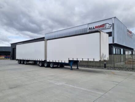 20250318 112136 440x333 - 2013 Fruehauf B-Train 36 pallet b-train with Mezz floors