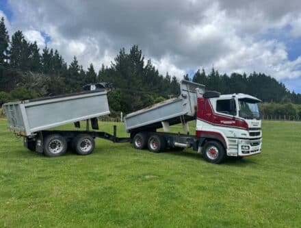 IMG 4958 440x333 - 2016 FUSO HD Euro FV470K1 Truck & Trailer