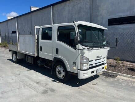IMG 7855 440x333 - 2004 Isuzu N Series