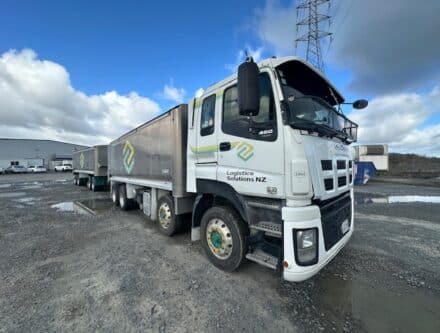 IMG 8587 440x333 - 2015 Isuzu CJY460 Truck & Trailer