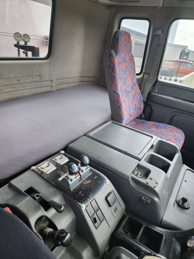 75f2f27f-f34e-4714-bbd5-553a73c3650d