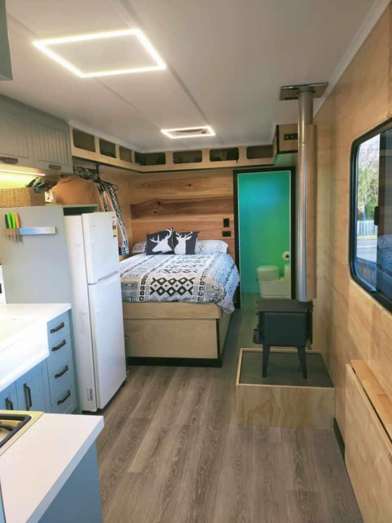 c4b0edea-ae72-4d57-8d09-273094941a39